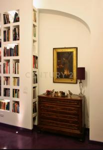 Via dell'Arco di San Calisto, Рим, Lazio 00153, Италия