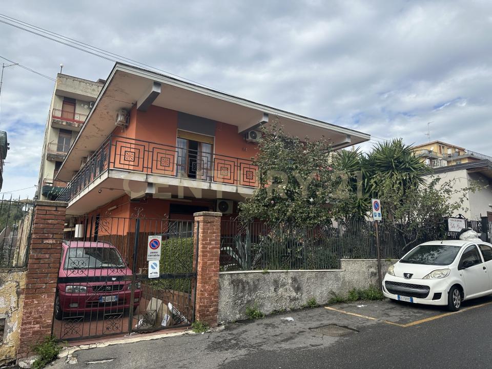 Gravina Di Catania, Sicilia 95030, Italy