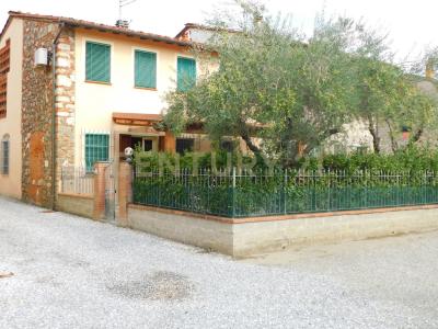 Via delle Ville, Lucca, Toscana 55100, Italy