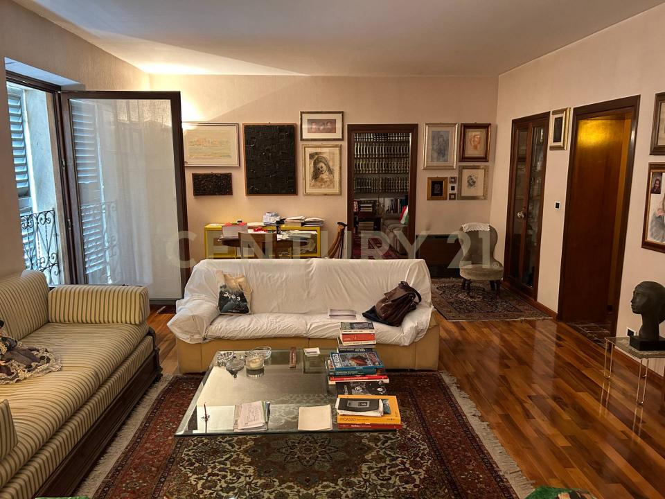 Piazzetta Ottolini, Verona, Veneto 37121, Itália