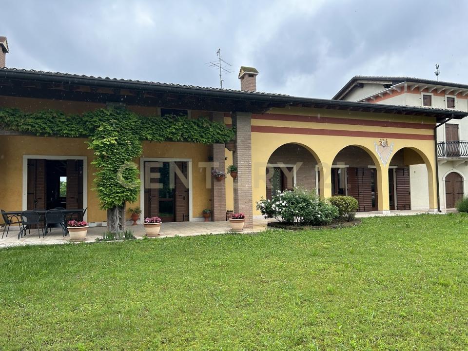 Via Pompea, Pescantina, Венето 37026, Италия