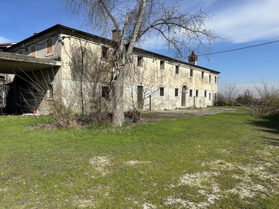 Via San Pierino, Bovolone, Veneto 37051, Italia