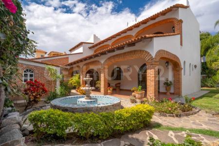 Paseo del Lago 8, Chapala, Jalisco 45920, Mexico