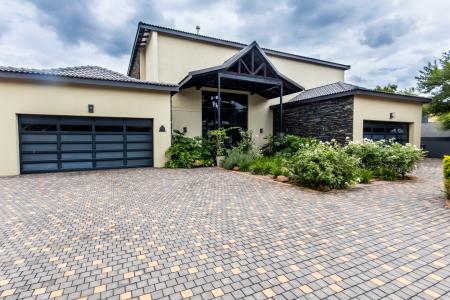 Hartbeespoort, North West, South Africa