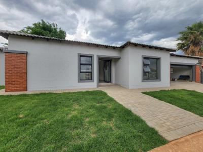 Hartbeespoort, North West, South Africa