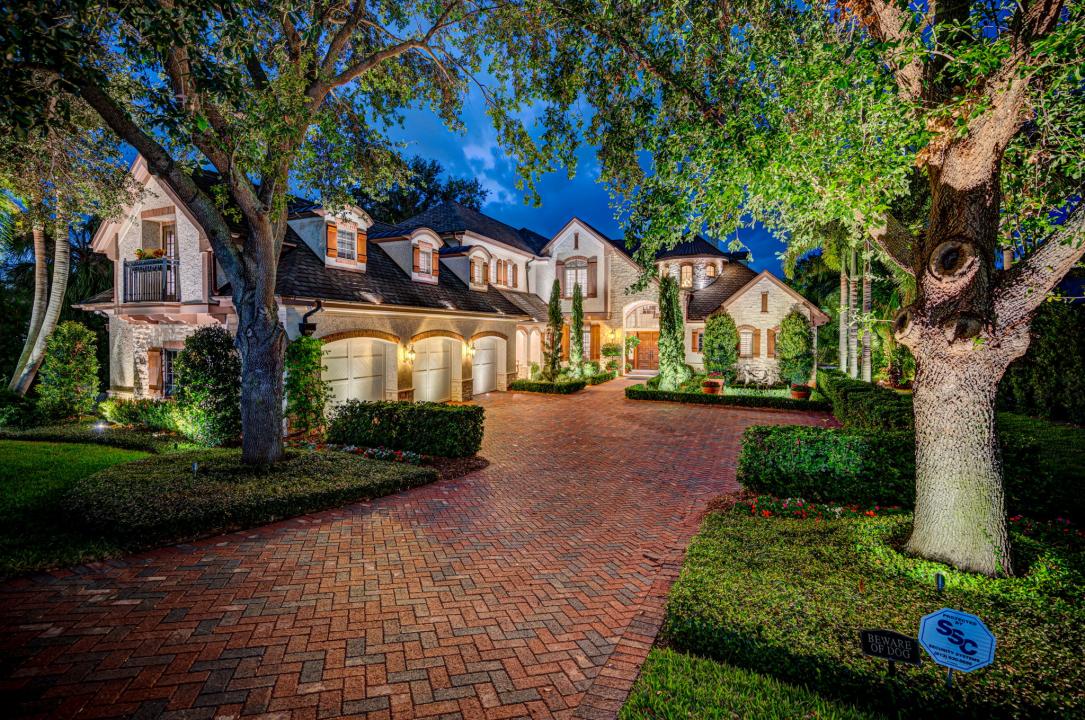 118 Harbor View Lane, Belleair Bluffs, Florida 33770