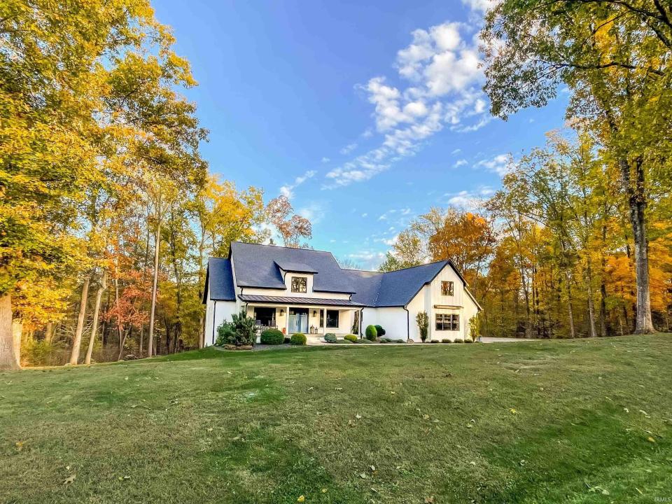 5023 S Iron Gate Trail, Bloomington, אינדיאנה 47403, ארצות הברית של אמריקה