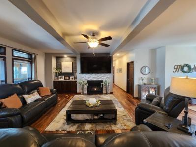 940 250th St, Sheffield, アイオワ 50475, アメリカ合衆国