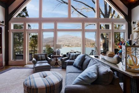 2533 Lake Front, Hiawassee, Georgia 30546