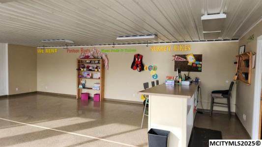 712 Hwy 18 E, Clear Lake, 爱荷华州 50428, 美国