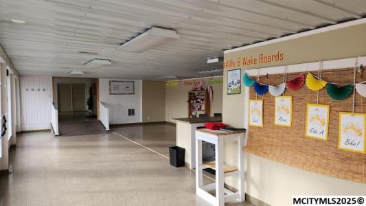 712 Hwy 18 E, Clear Lake, 爱荷华州 50428, 美国