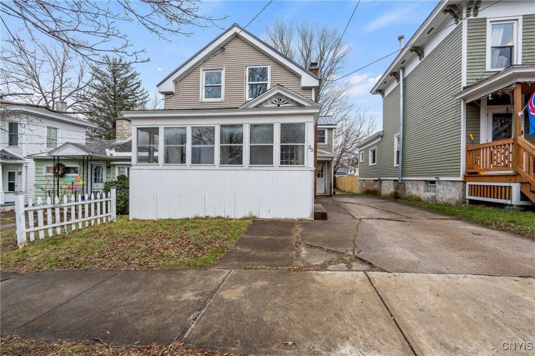 35 Sw 9th Street, Oswego, New York 13126