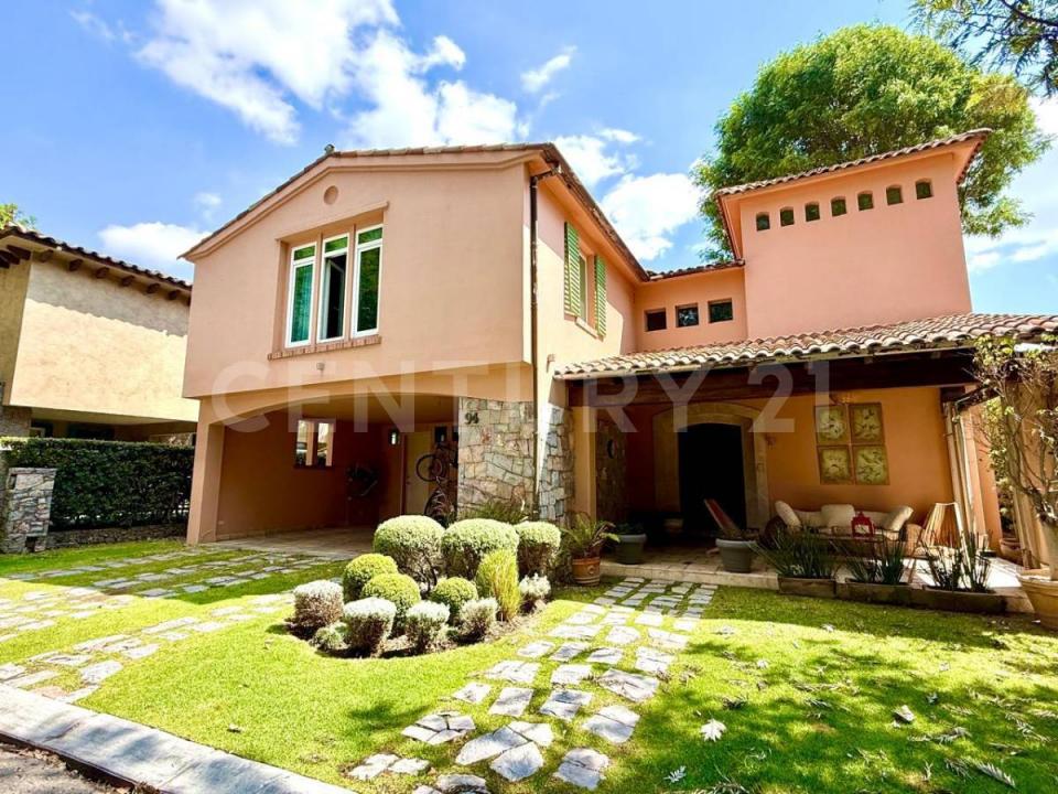 Casa en Venta, La Querencia San Pedro Cholula 1, San Pedro Cholula, Puebla 72764, Messico