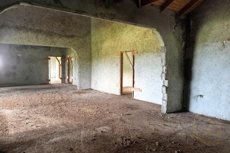 Unfinished Large Single Family Home On 3 Acres, Conference, St.andrew West Indies, Granada