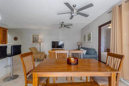 Rainbow Beach Club 2 Bedroom Apartment For Sale, Cupecoy, シント・マールテン