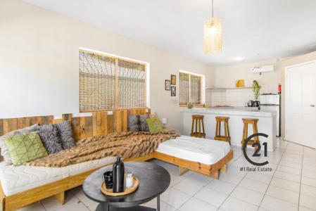 Jan Thiel Perfectly Located Two - Story Apartment, Jan Thiel, Willemstad East, Curazao