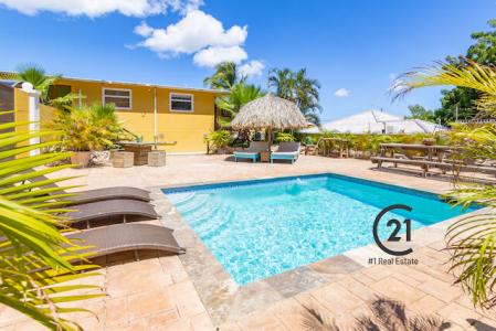 Jan Thiel Perfectly Located Two - Story Apartment, Jan Thiel, Willemstad East, Curaçao