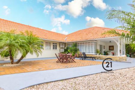 Julianadorp Spacious Renovated Villa, Julianadorp, Willemstad West, Curaçao