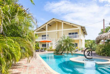 Jan Thiel Apartment Complex With Personal Residence, Jan Thiel, Willemstad East, 库腊索岛