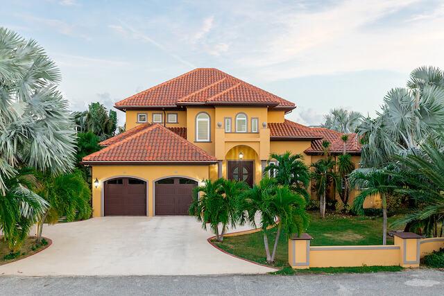 HACIENDA DEL MAR, 39 WATERFORD QUAY, West Bay, Grand Cayman, Каймановы Острова