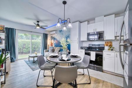 LIGHTHOUSE MANOR #6- CHIC 1-BEDROOM TOWNHOME IN GATED WEST BAY COMMUNITY, West Bay, Grand Cayman, Cayman Islands