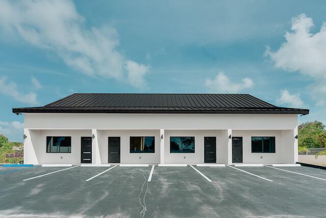 KINGSLEY TOWNHOMES 2 BED PLUS DEN UNIT 2., West Bay, Grand Cayman, Islas Caimán