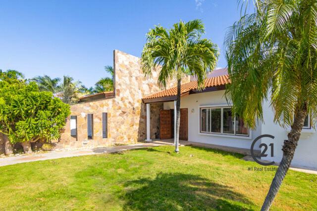 Villapark Girouette Centrally Located Villa Within Gated Community, Girouette, Willemstad East, Curaçao