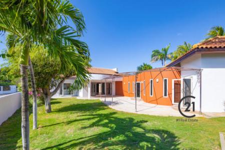 Villapark Girouette Centrally Located Villa Within Gated Community, Girouette, Willemstad East, Curaçao