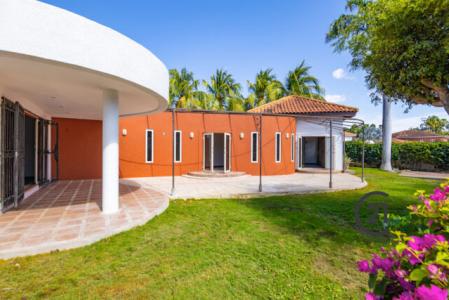 Villapark Girouette Centrally Located Villa Within Gated Community, Girouette, Willemstad East, Curaçao