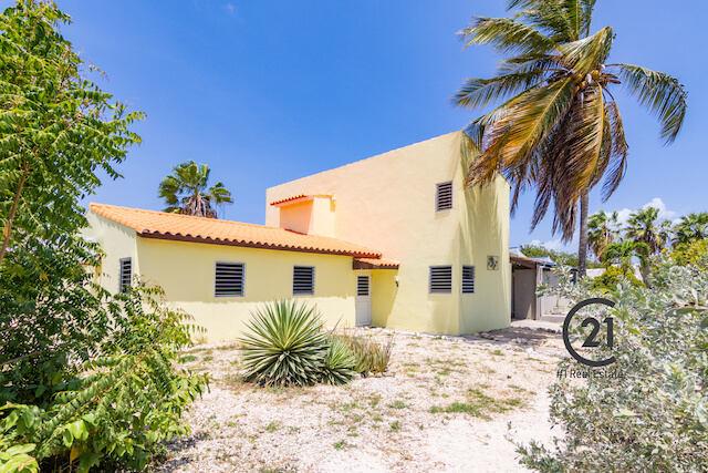 Santa Catharina House With Spacious Garden, Willemstad East, Curaçao