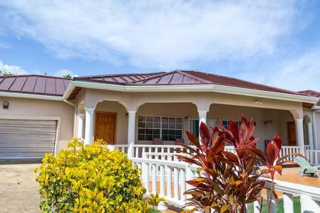 Roylyn's Residence - 3BD - Upper Floor, Lance Aux Epines, St.george West Indies, Grenada