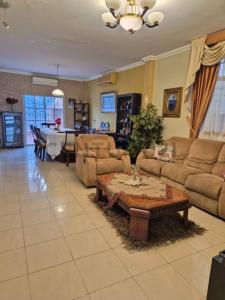 Urbanizacion Mar del Sol Salinas Mz J Solar 11, Santa Elena, Santa Elena 00001, Ecuador