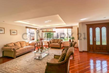 Jarrdines del Este Cumbaya S/N, Quito, Pichincha 00001, Ecuador