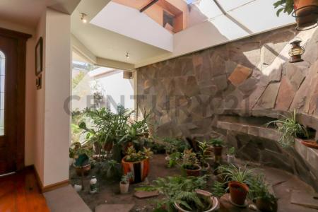 Jarrdines del Este Cumbaya S/N, Quito, Pichincha 00001, Ecuador