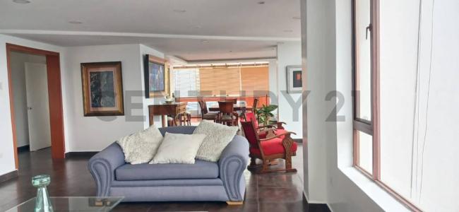 Gonzalez Suarez y San Ignacio sn, Quito, Pichincha 00001, Ecuador