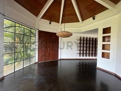 Samborondon s/n, Guayaquil, Guayas 00001, Ecuador