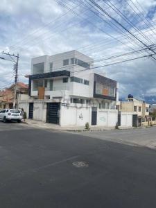 Av. Saint Amand Montrood y Eduardo Kingman 027, Riobamba, Chimborazo 00001, Ecuador