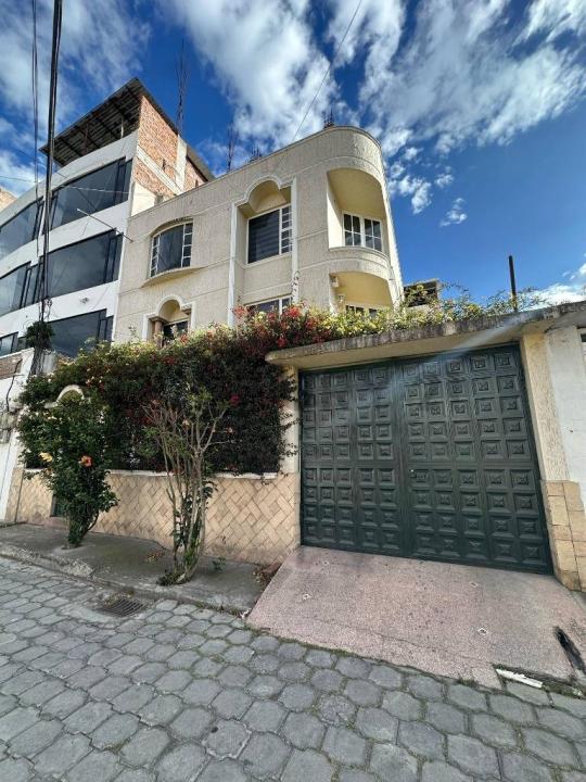 calle Manuel Rendón y Av. 11 de Noviembre 062, Riobamba, Chimborazo 00001, Ecuador