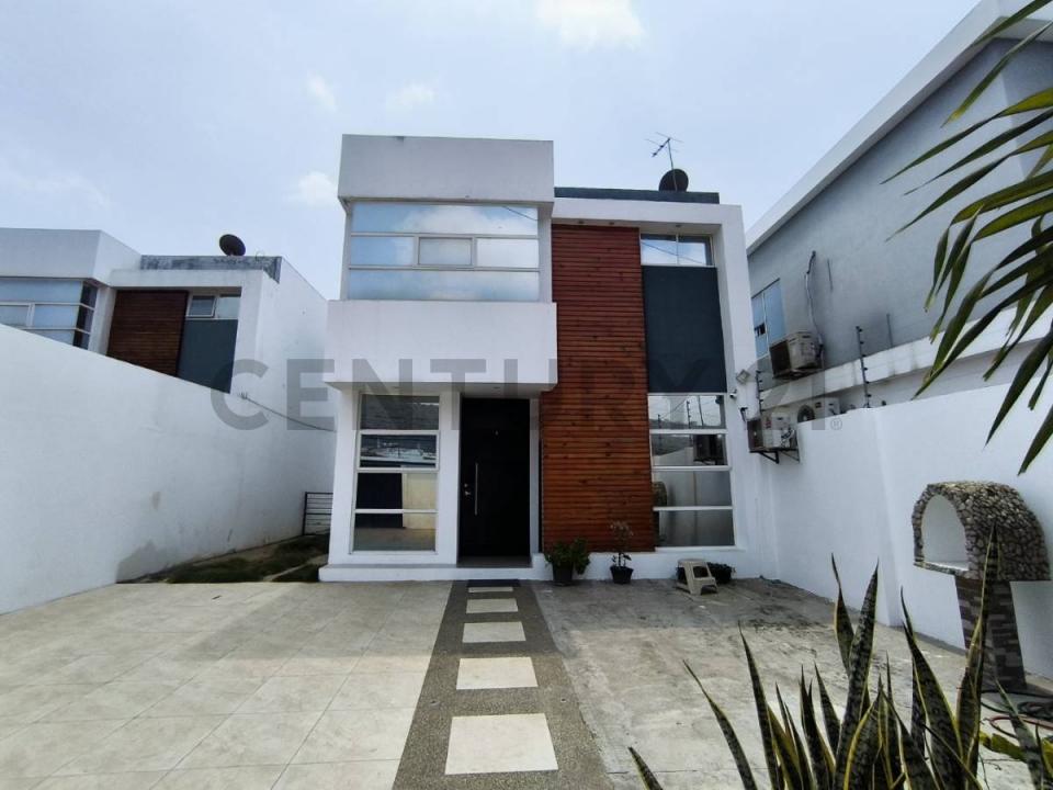 Via al Cerezo atras del parque forestal sn, Portoviejo, Manabí 00001, Ecuador