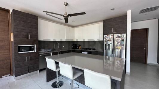 Isla Mocoli, Urb. La Ensenada, Guayaquil, Guayas 00001, Ecuador