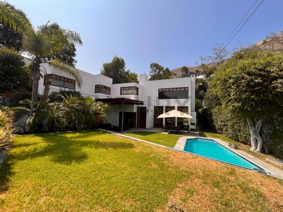 LOS CANARIOS , Lima, Lima 00001, Peru