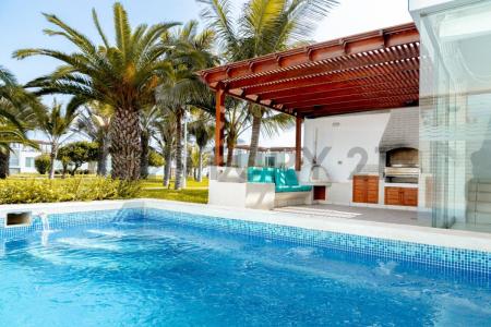 Playa Tres Islas , Cañete, Lima 00001, Peru