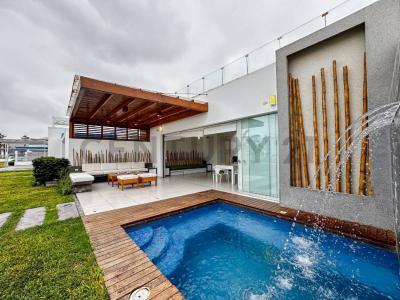 Playa Tres Islas , Cañete, Lima 00001, Peru