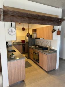 Padre Carlos Winkel esquina P.J.Caballero Piso 6 Dpto 602, Encarnación, Itapúa 6000, Le Paraguay