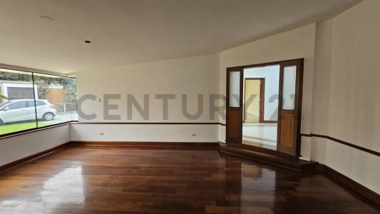 Av. Los frutales , Lima, Lima 00001, Перу