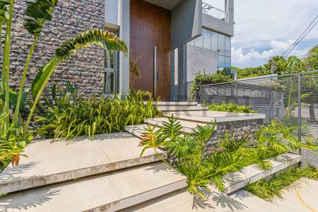 Caracas casi De los Angeles 220, Trinidad, Asunción 00001, Paraguay