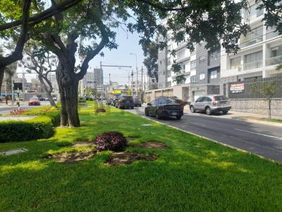 Av Monseñor Roca y Boloña , Lima, Lima 00001, Peru