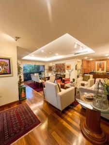 LILLO ESQ. DR WEISS , Recoleta, Asunción 00001, パラグアイ