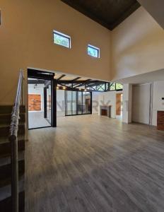 Avda. Ciervo Cua (a 2 cuadras) , San Bernardino, Cordillera 00001, 巴拉圭