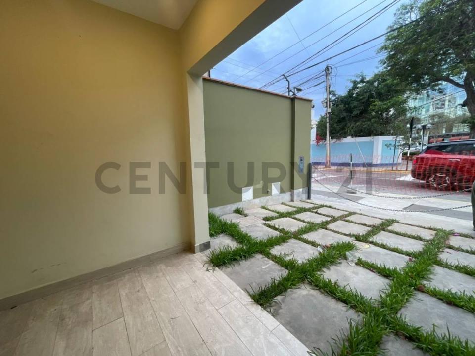 AV. LA PAZ 1100, Lima, Lima 00001, Peru